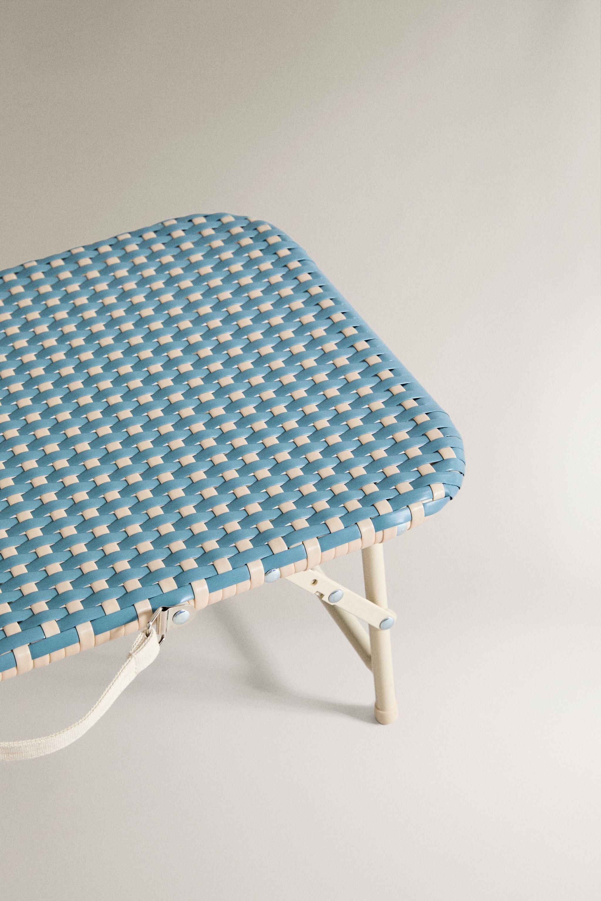 FOLDABLE BEACH TRAY